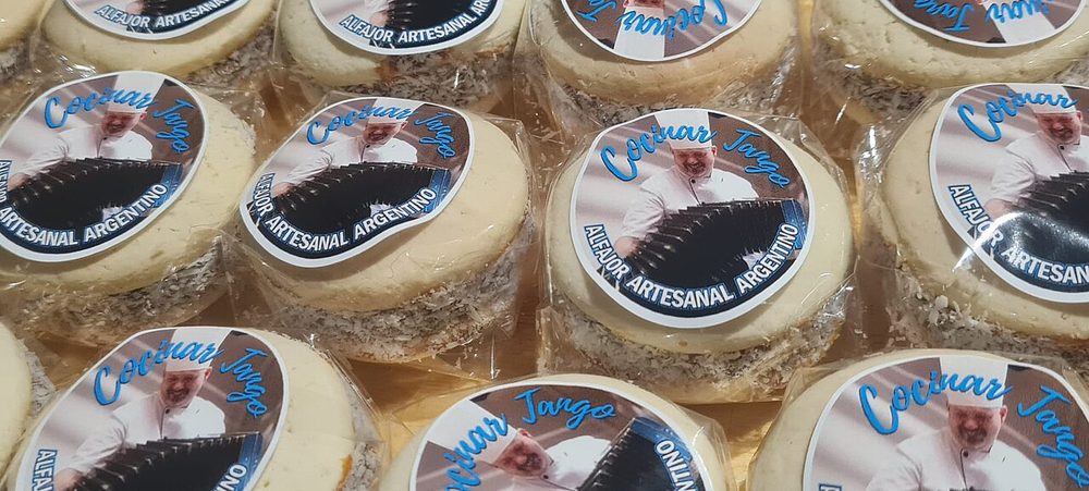 Alfajores de maicena servido