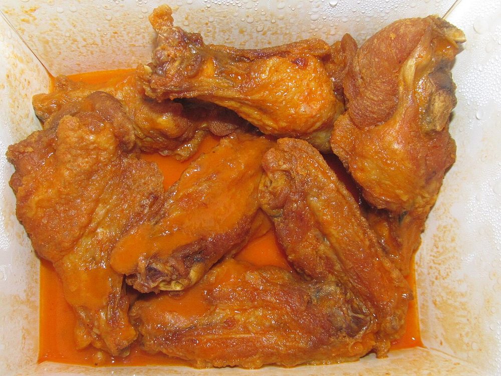 Alitas Buffalo servido