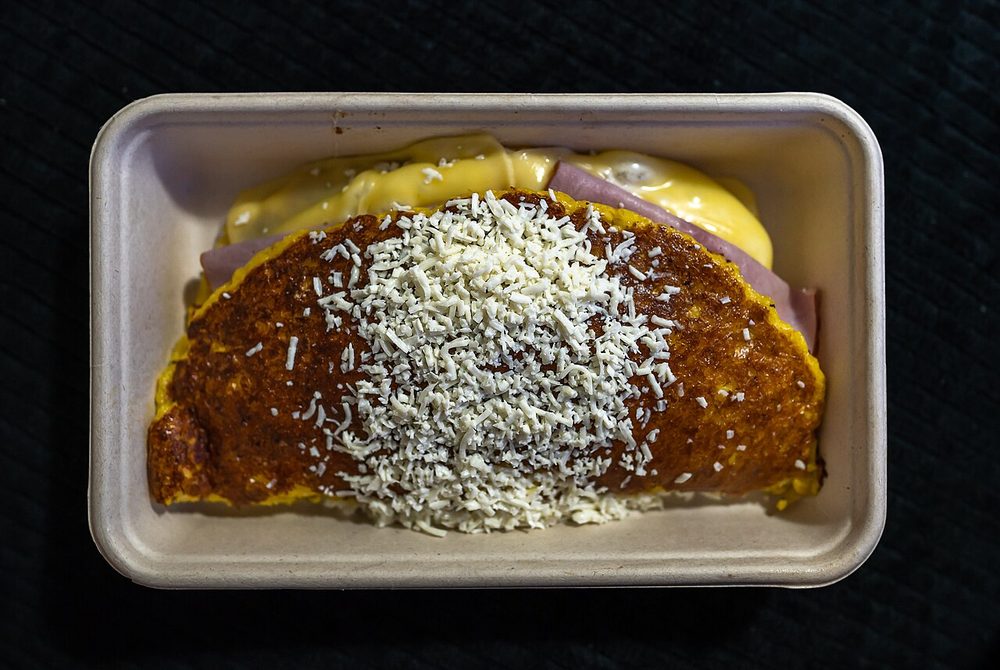 Cachapa de maíz servido