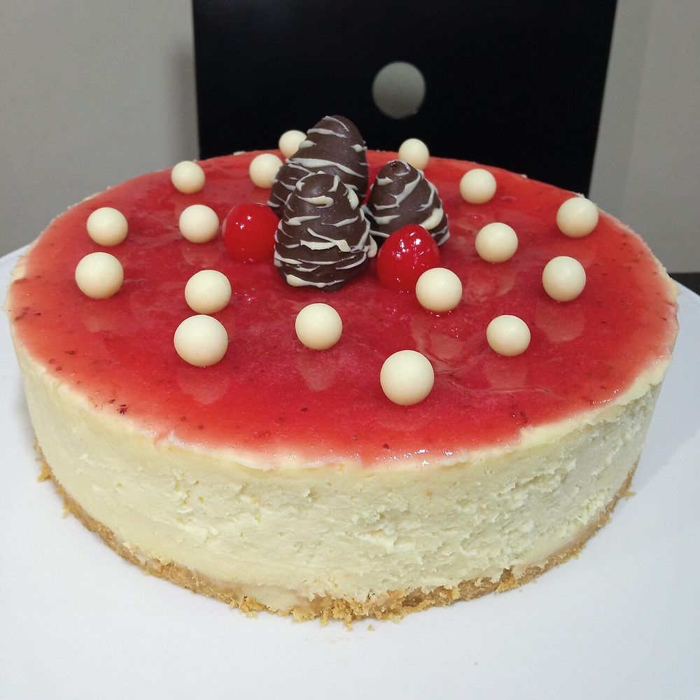 Cheesecake clásico servido