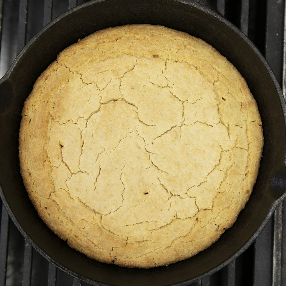 Cornbread servido