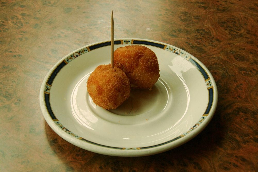 Croquetas de jamón servido