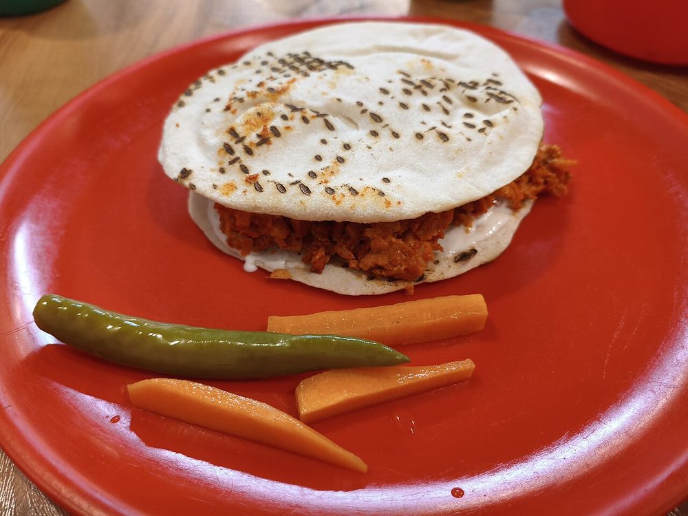 Shawarma de pollo servido