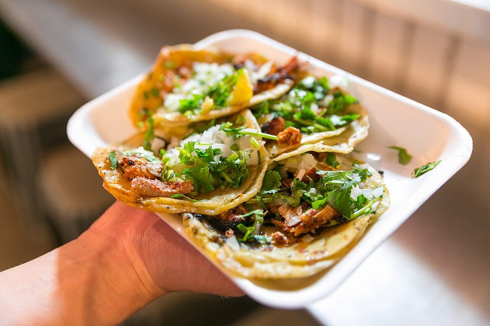 Tacos al pastor servido
