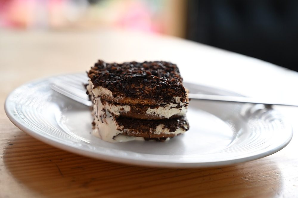 Tiramisú servido