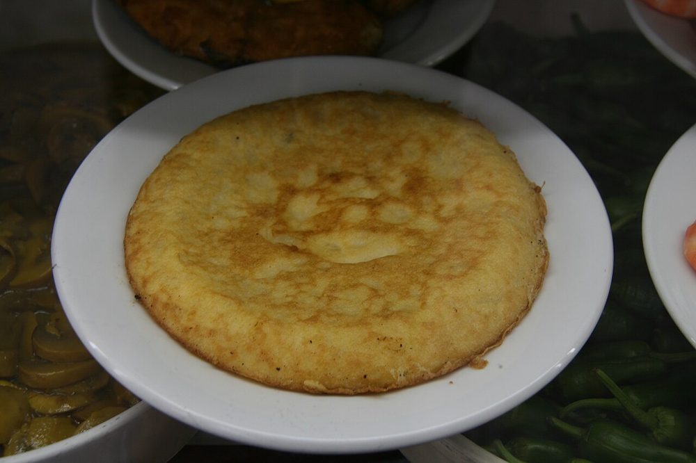 Tortilla española servido